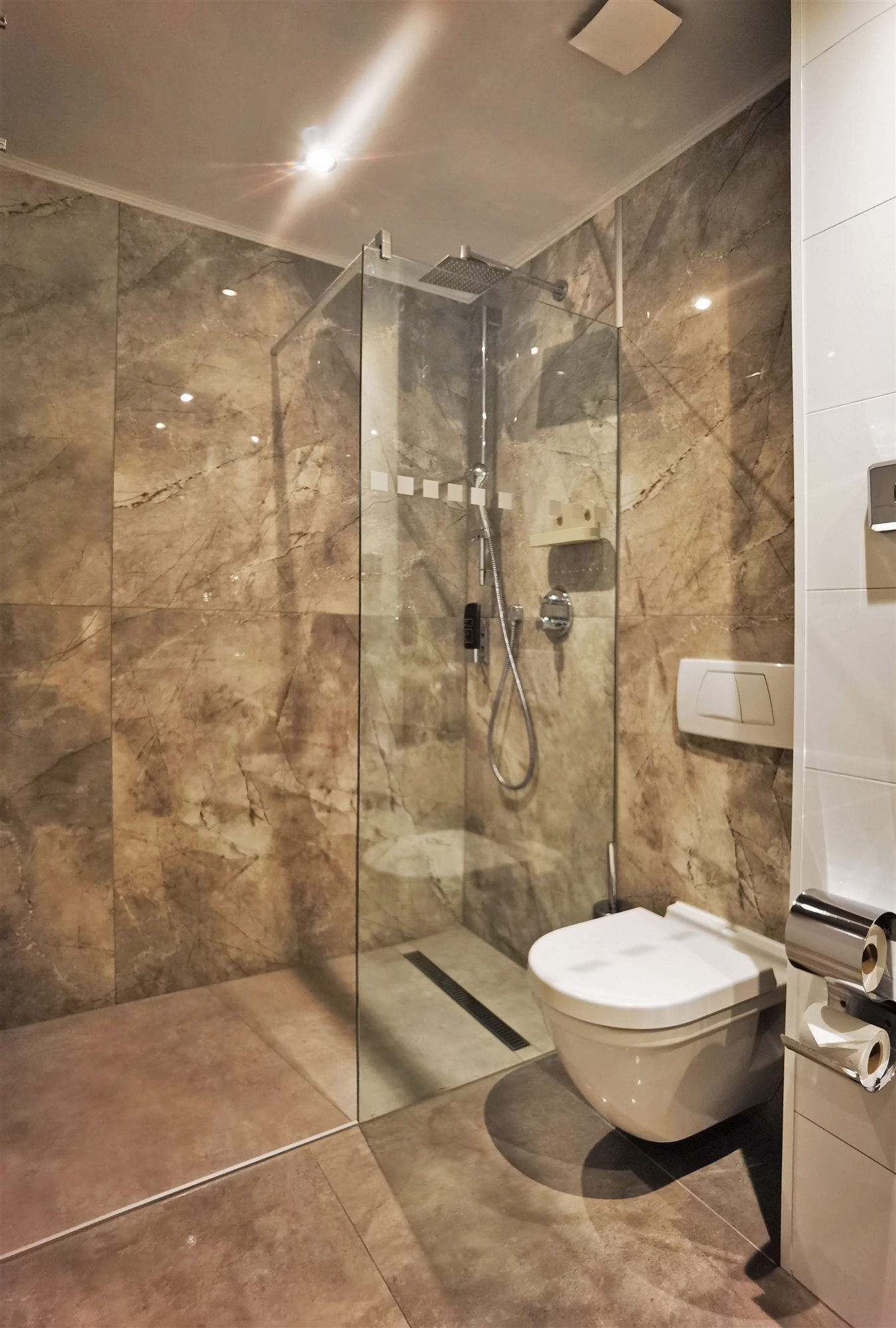 Room bathroom